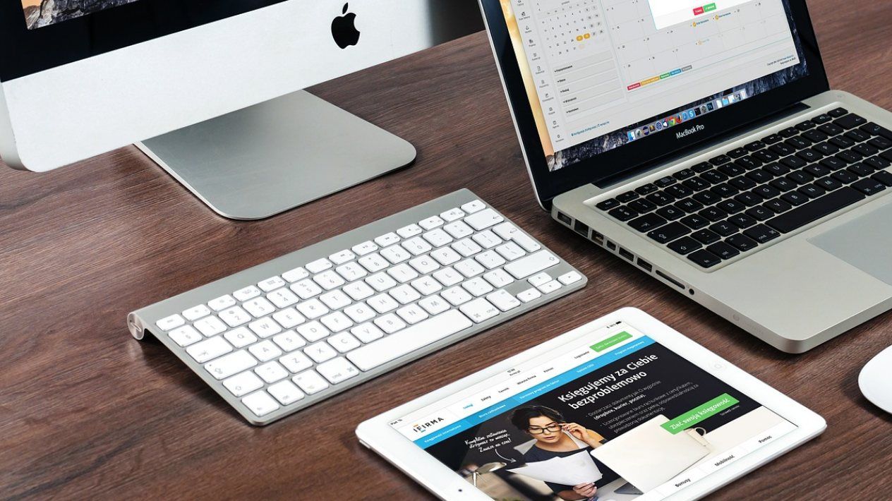 HelloWorld跨境电商助手，有企业版吗？适合公司用吗？